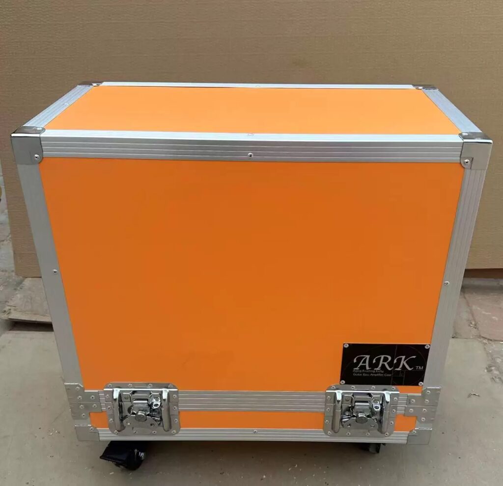 COSMIOS ARK 112 amplifier case for J-Sound Garage JSG-112S with yellow-orange panels and a silver aluminum frame