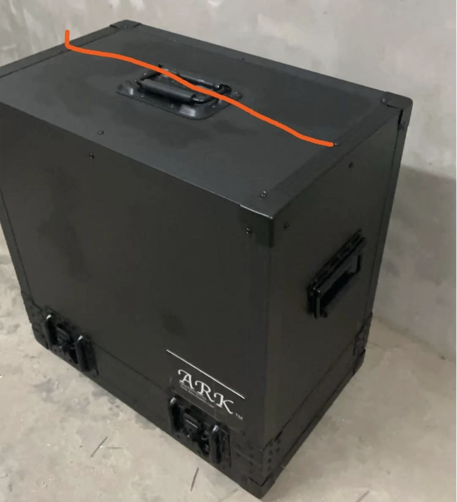 上部にハンドルがある212アンプケース