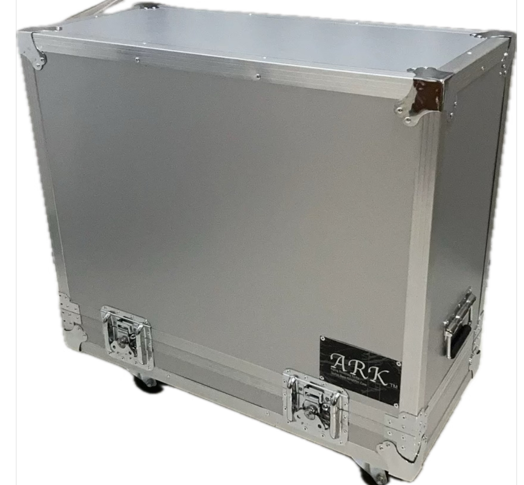 ARK amp case with Silver panels and a silver frame